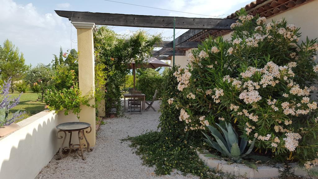 Lamanderie En Provence Alleins Exterior foto